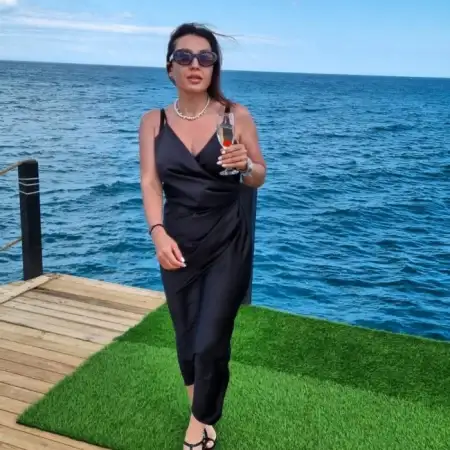 Dina, 46 Дюссельдорф