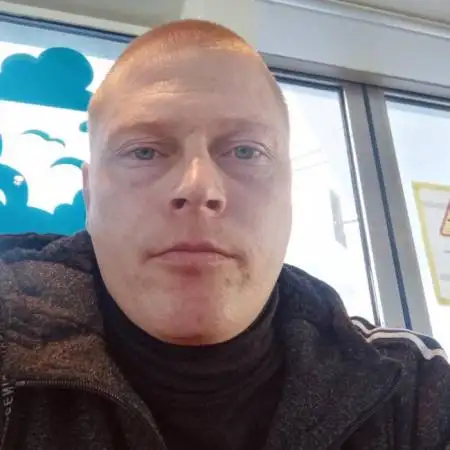 Pavel, 40