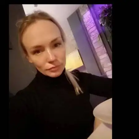 Нана, 44Штутгарт 