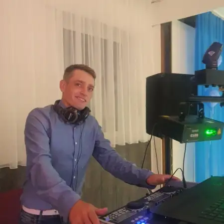 Владимир, 42Кёльн