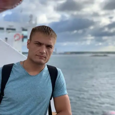 Sergej, 36