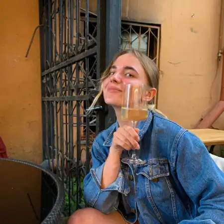 Natali, 27
