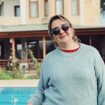 Tina, 53 