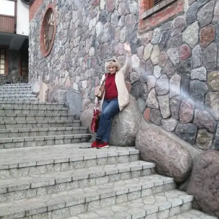Anna, 63