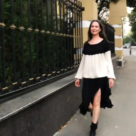 Elena, 53