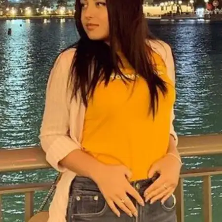 Alena, 33