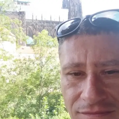 Андрей, 43