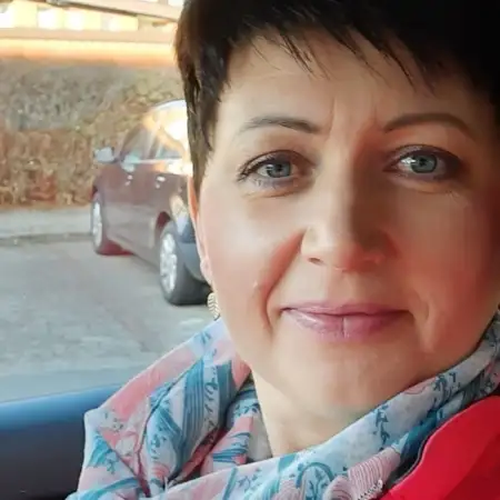 Viki, 46