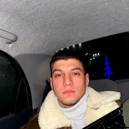 Дэнис, 26Берлин