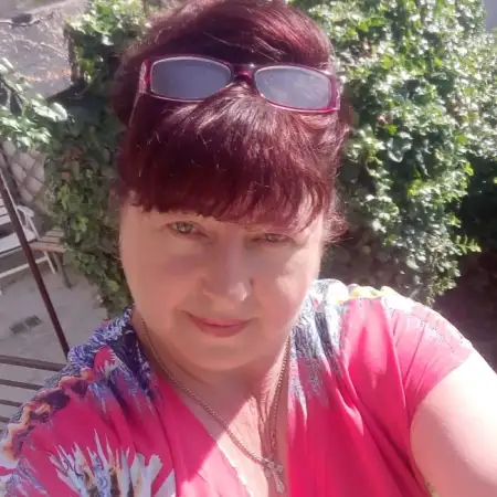Larisa, 56