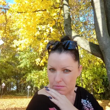 Anna, 45