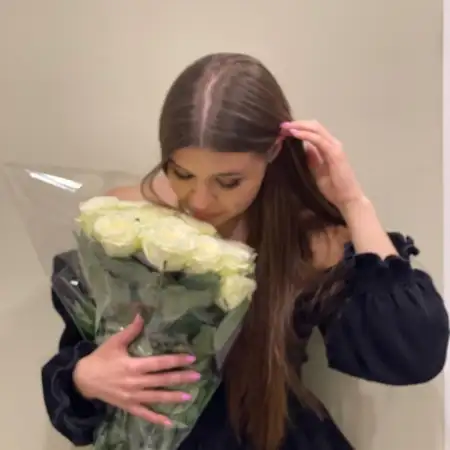 Julia, 31