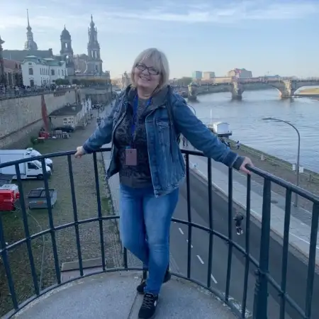 Svetlana, 60