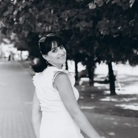 Halyna, 50