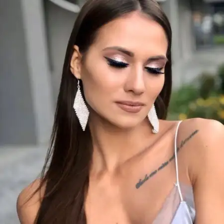 Yuliia, 30