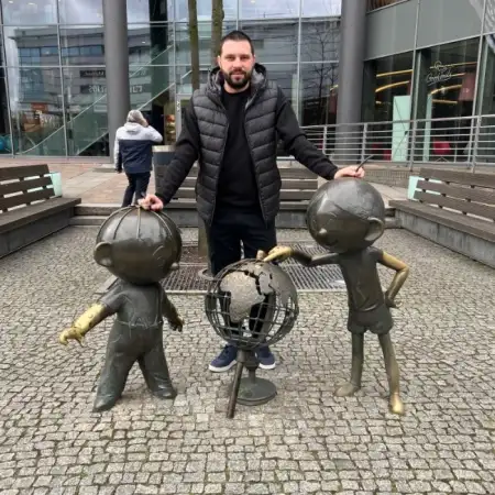 Artem, 38