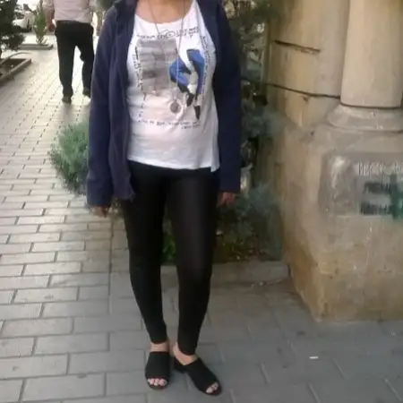 Nika, 44