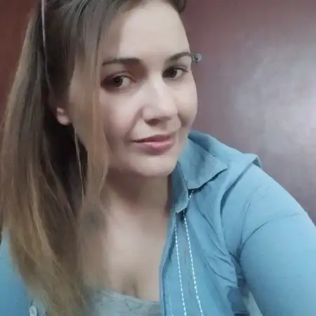 Lesya, 37