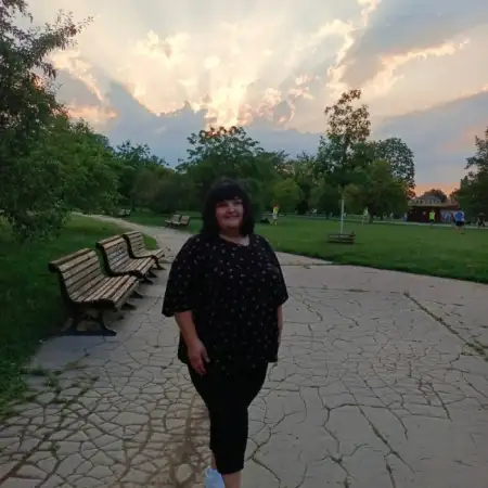 Anzhela, 41