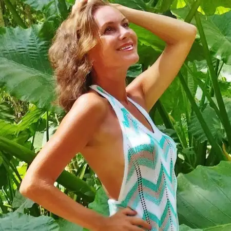 Tanya, 49