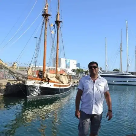 Adnan, 55