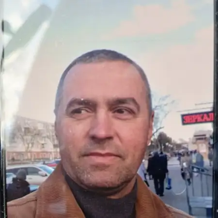 Alex, 42