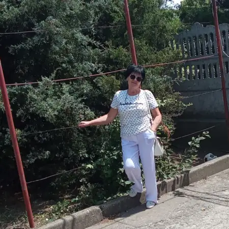 Valentina, 63