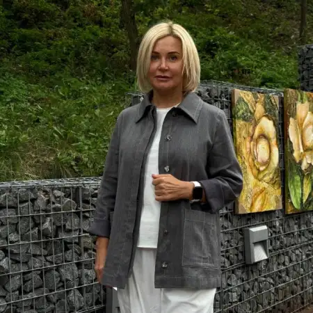 Oksana, 54