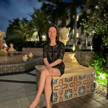 Alex, 43
