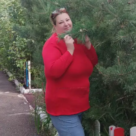 Marina, 52