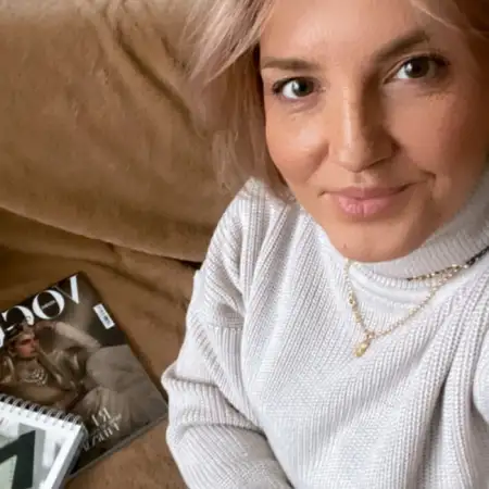 Tasia, 52