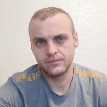 Viktor, 45