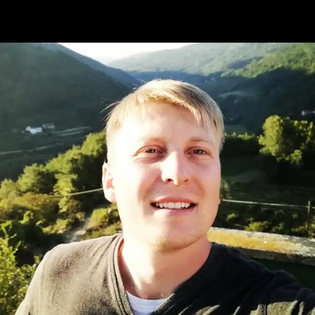 Pavel, 33
