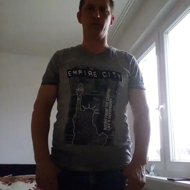 Michail, 44