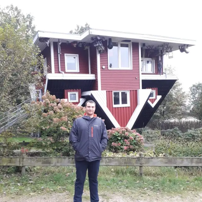 Andrei, 31
