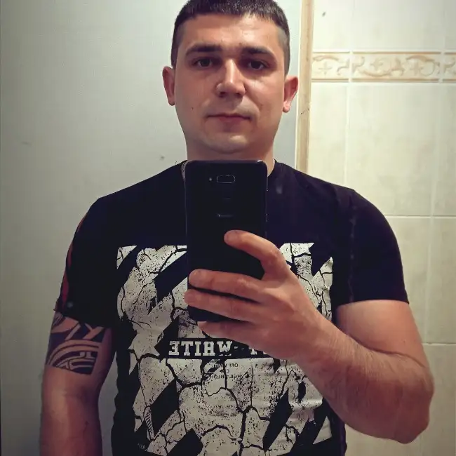 Nikolay, 30 - Gratis