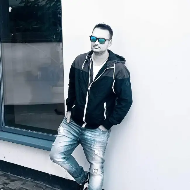 Максим, 33 - Gratis