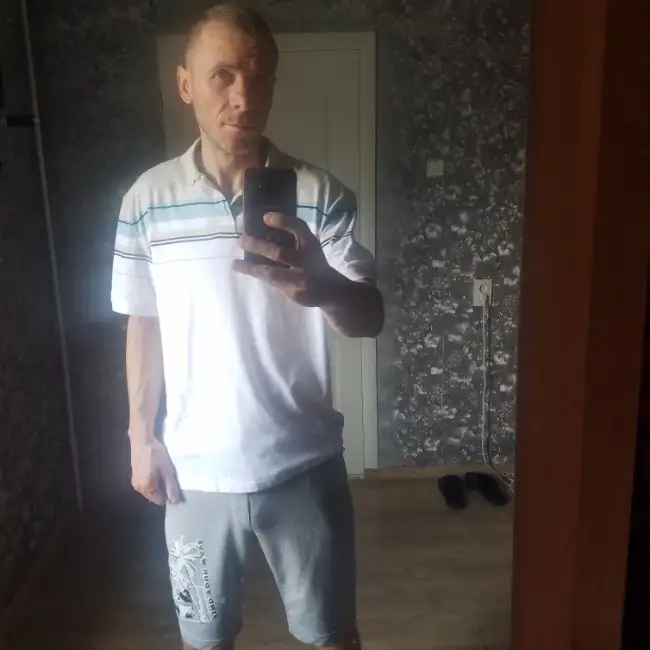 Anatolii, 39 - Gratis