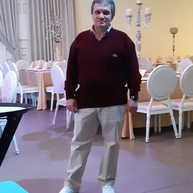 Артур, 58 - Gratis