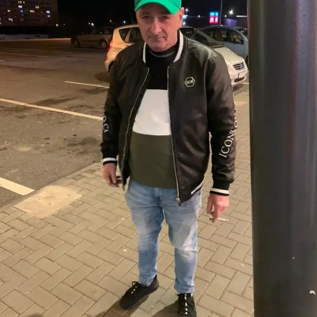 Vasil, 51 - Gratis