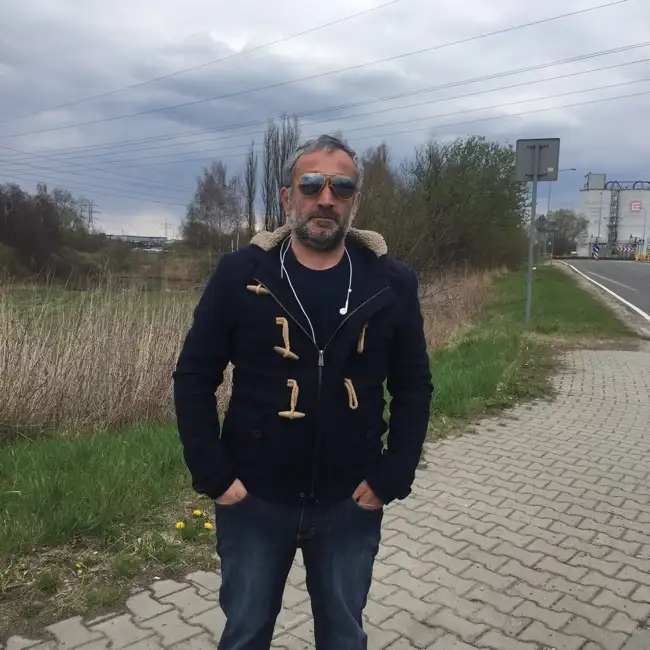 Levan, 49 - Gratis