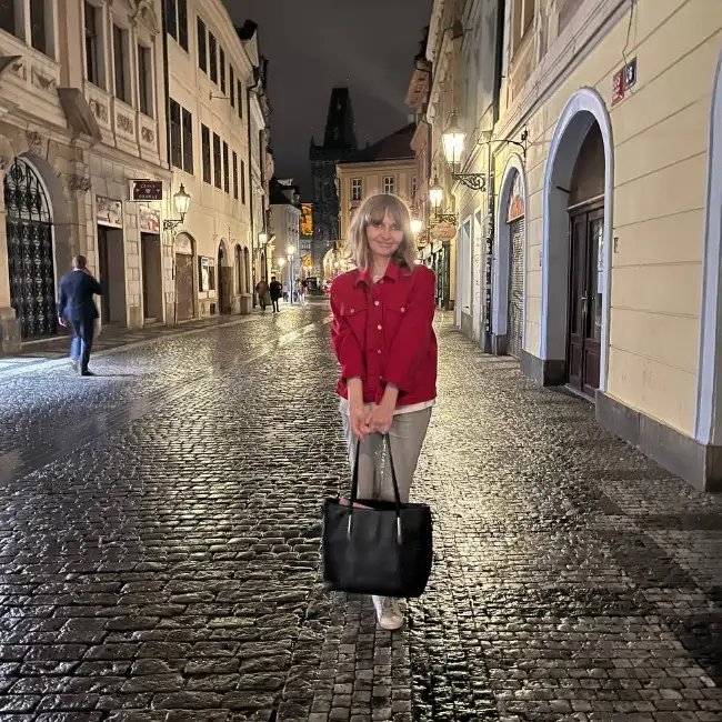 Elena, 58