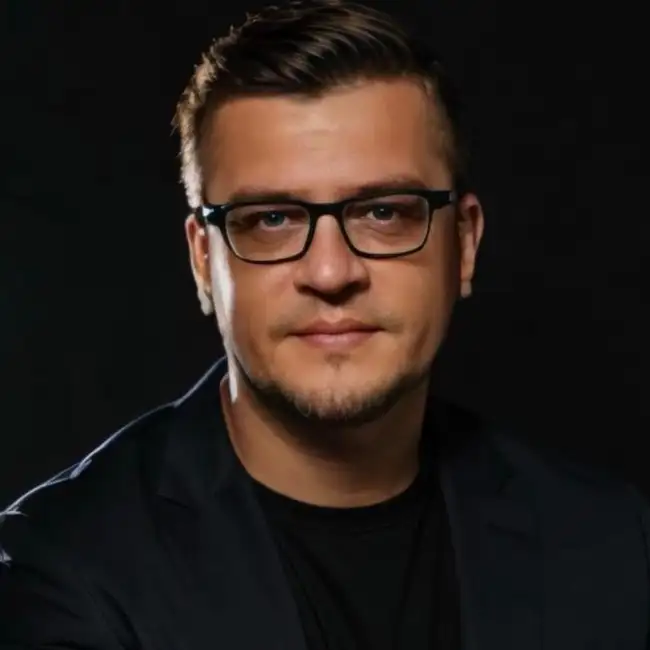Dmitrii, 38