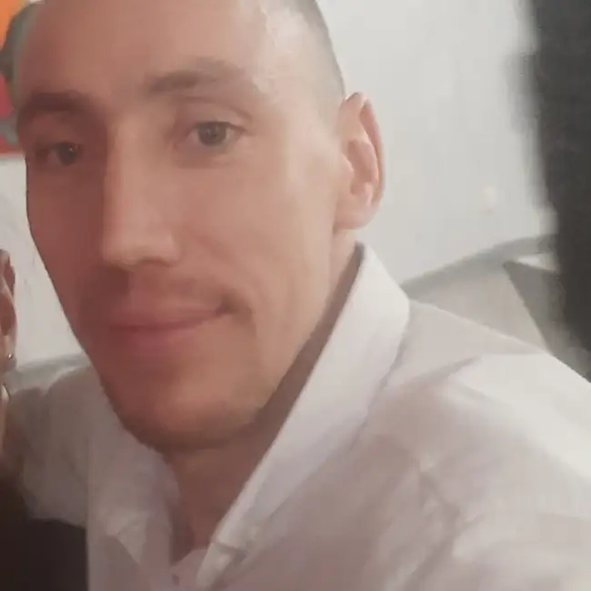 Андрей, 40