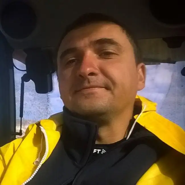 Юра, 43