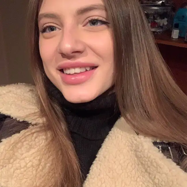 Виктория, 28