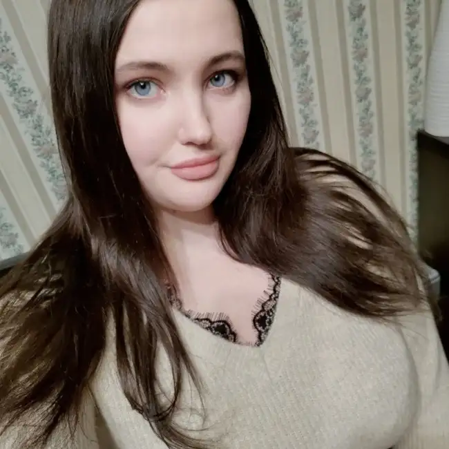 Виктория, 36