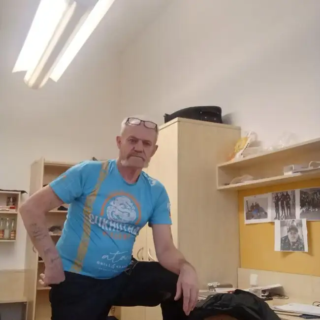 Viktor, 67, Ульм - Gratis