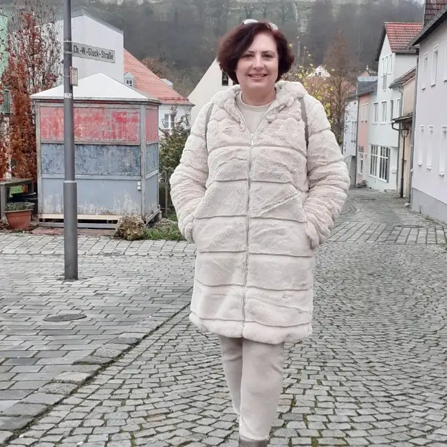 Emma, 57
