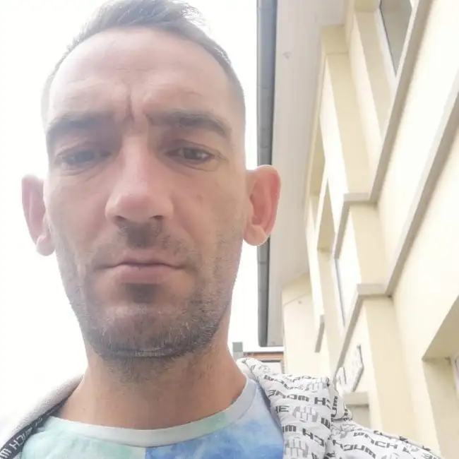 Valdis, 42, Бремен - Gratis